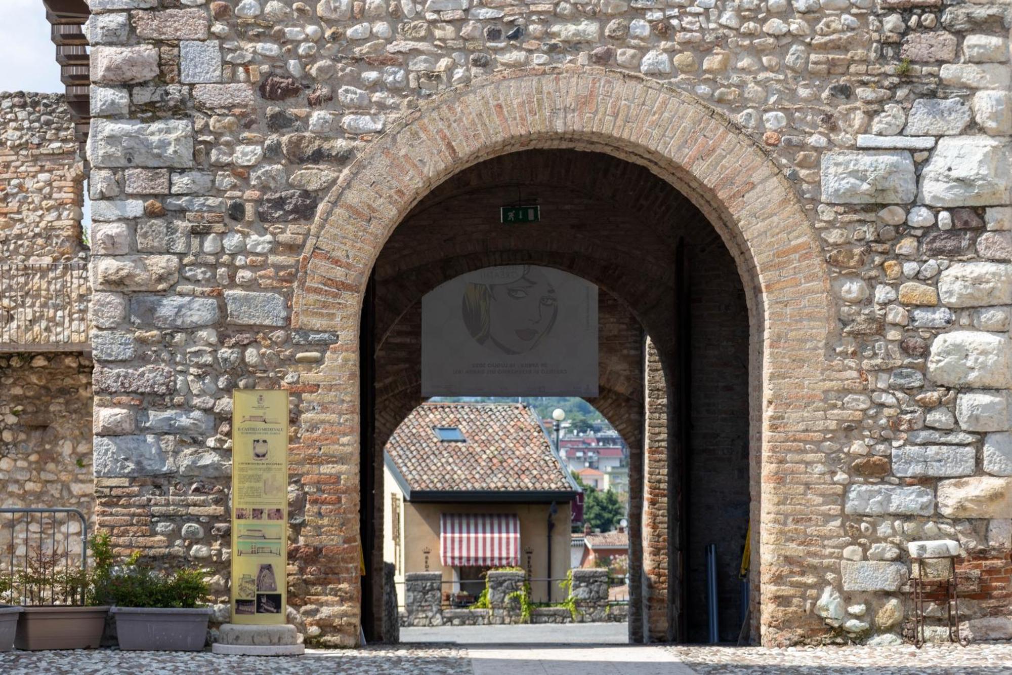 Haus Martina Apartment Desenzano del Garda Exterior photo