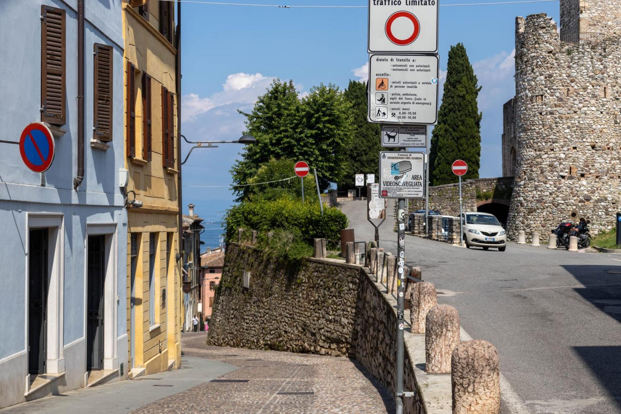 Haus Martina Apartment Desenzano del Garda Exterior photo
